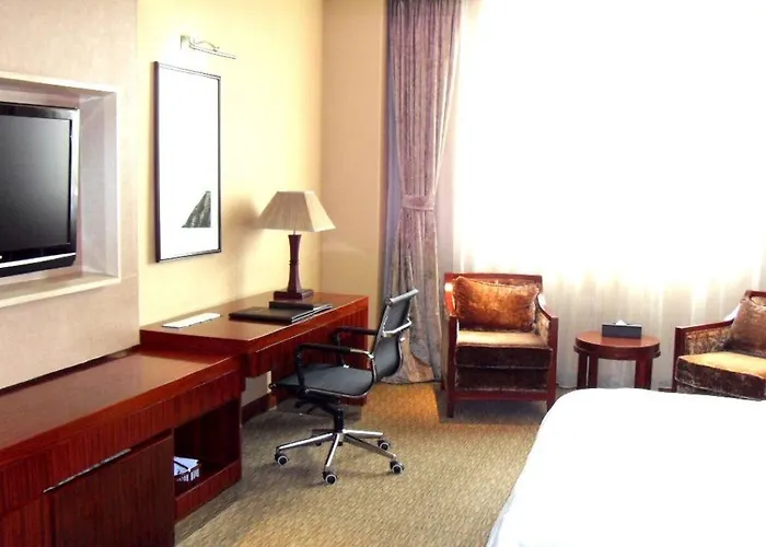 Yosemite Business Hotel