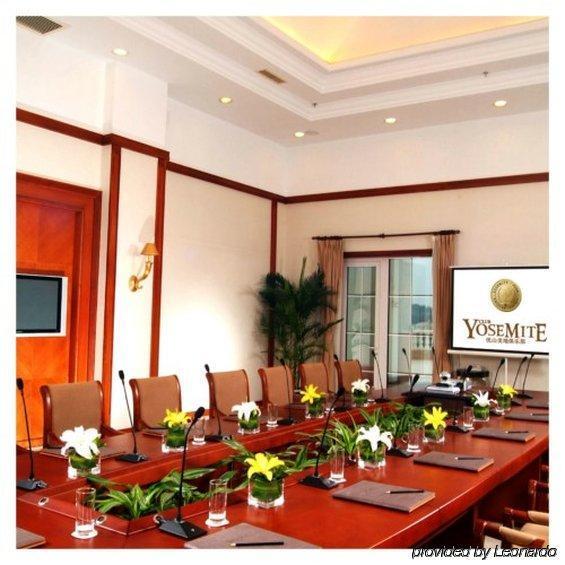 Yosemite Business 5*